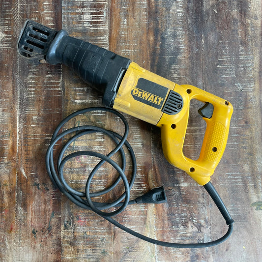 Dewalt DW 303M Reciprocating Saw 12-005